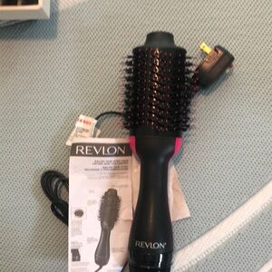 Brand new Revlon one step hair dryer-volumizer. Black and pink.